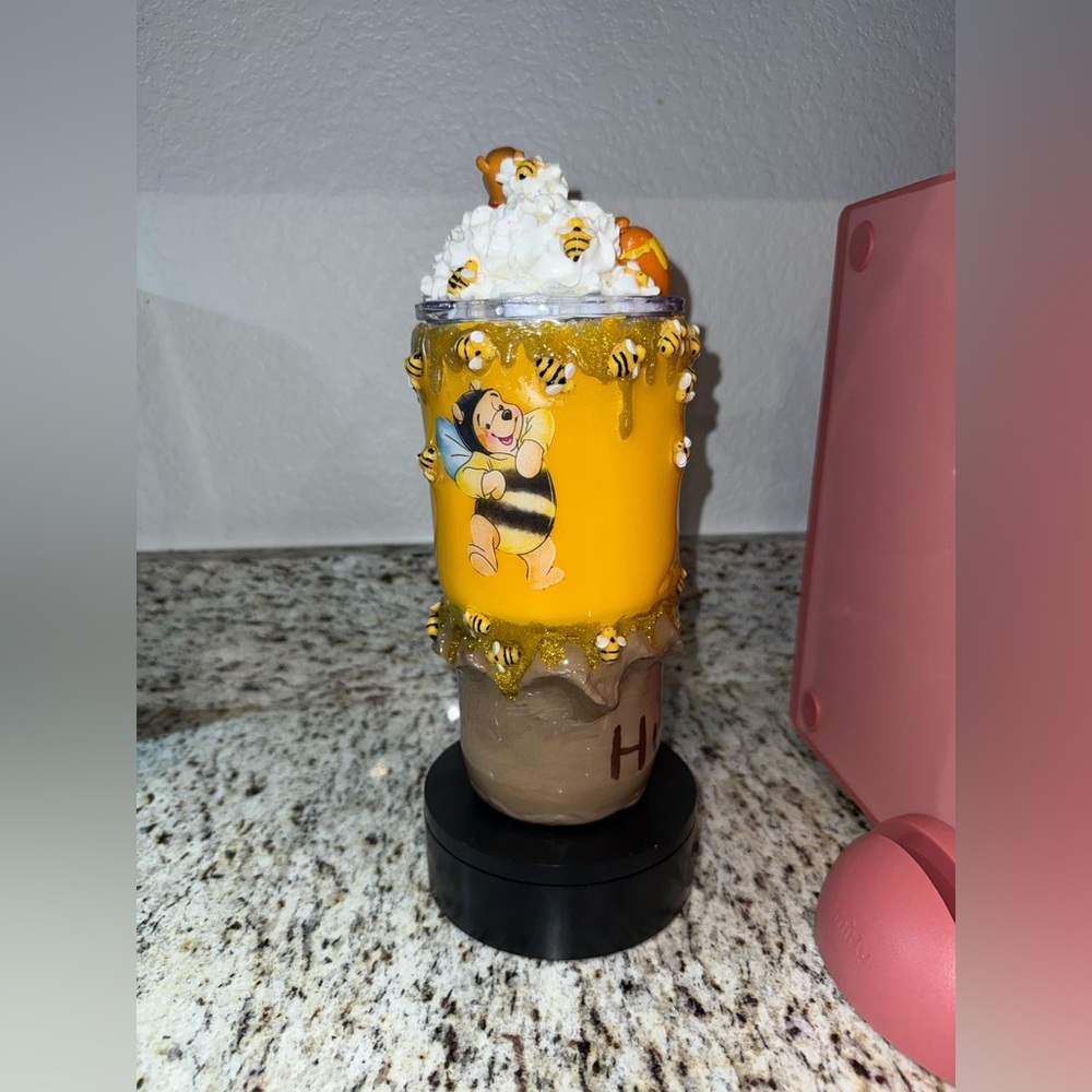 Winnie the Pooh Honey Pot tumbler - Picture 6 of 6